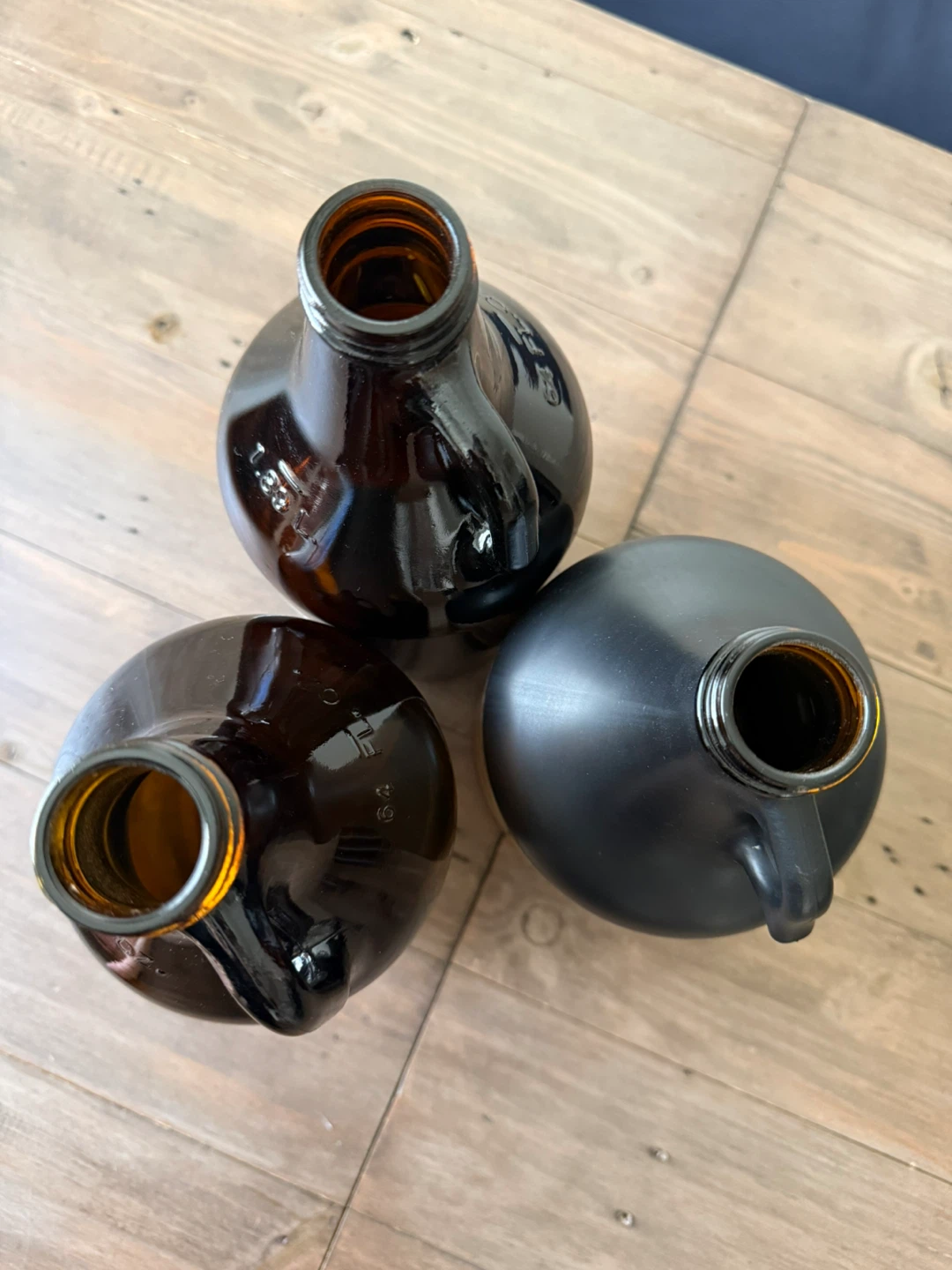 Large glass growlers x3 - photo 5