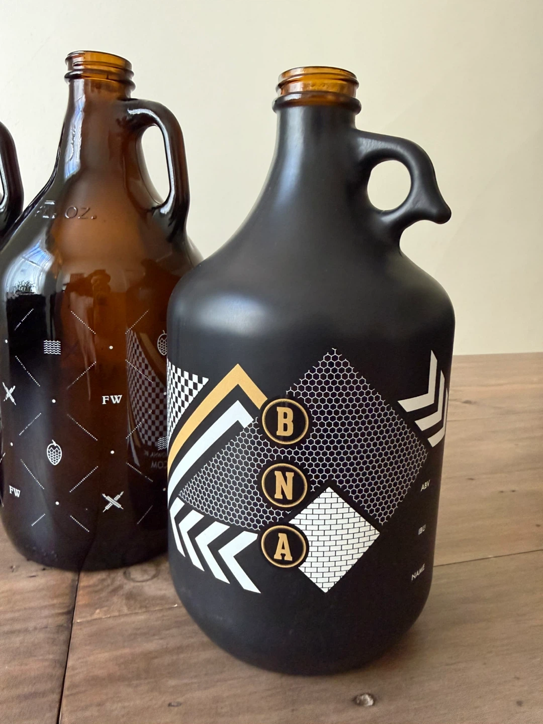 Large glass growlers x3 - photo 4