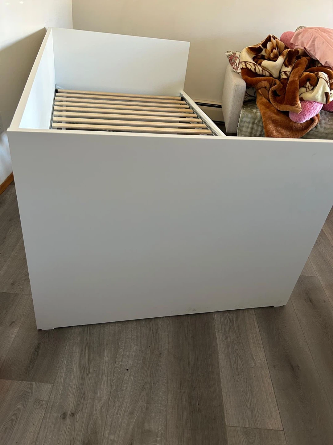 White Modern Daybed Frame with Slats - photo 3