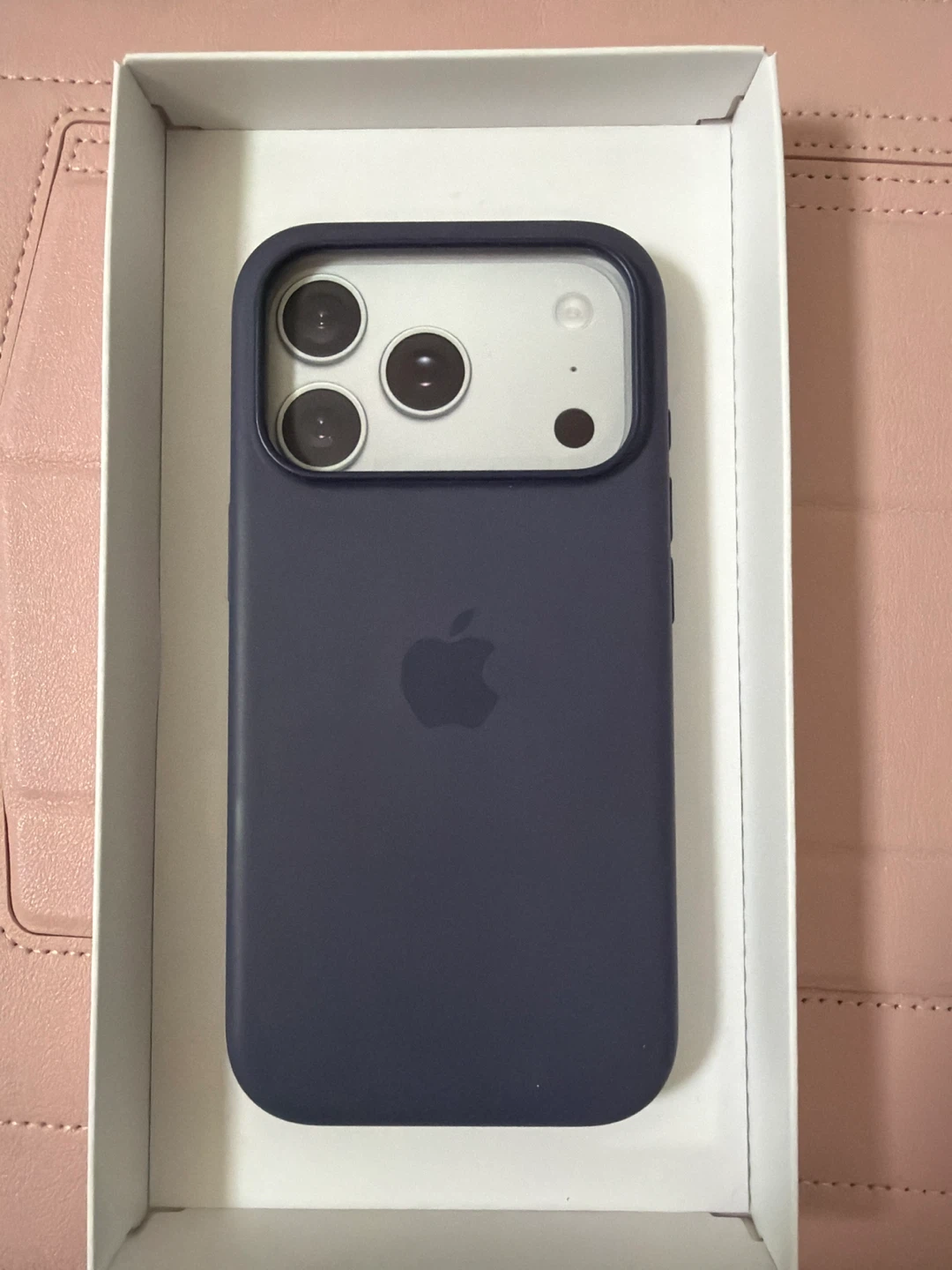 iPhone 17 Pro Silicone Case with MagSafe - Purple Fog