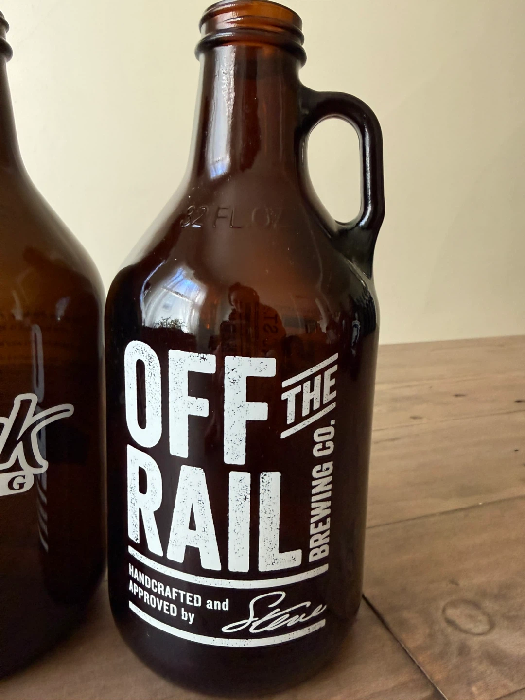 Medium glass growlers x3 - photo 4