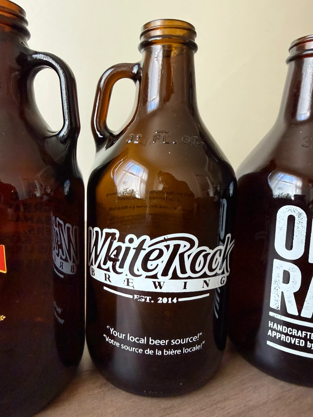 Medium glass growlers x3 - photo 3