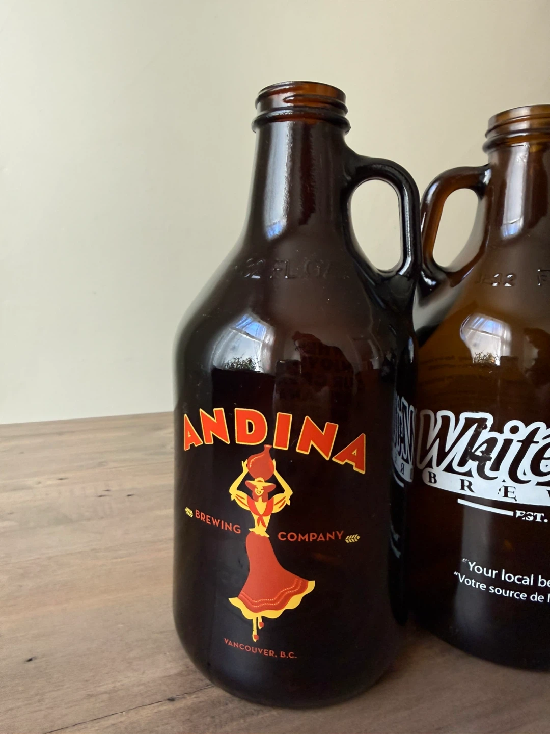 Medium glass growlers x3 - photo 2