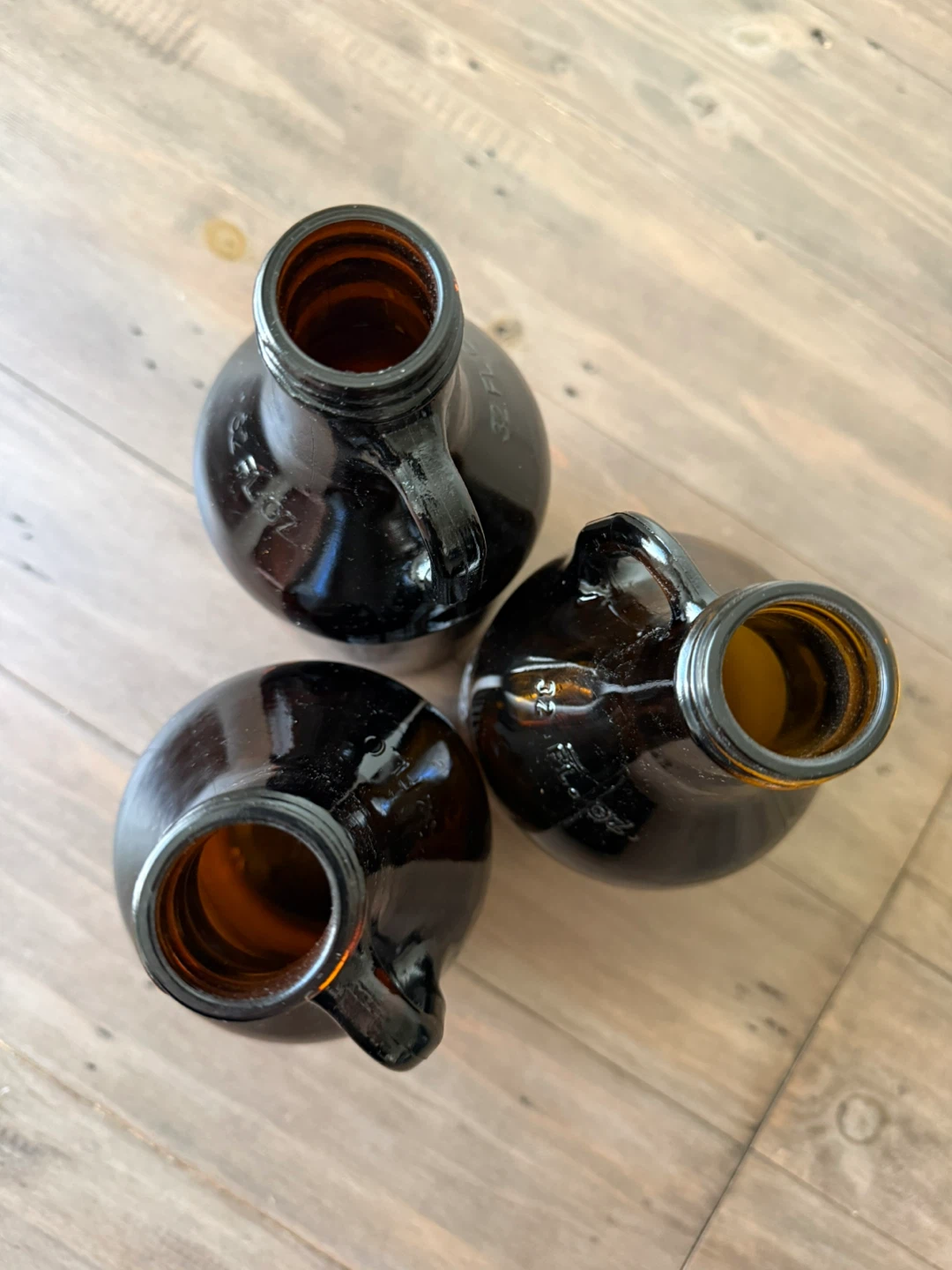 Medium glass growlers x3 - photo 5