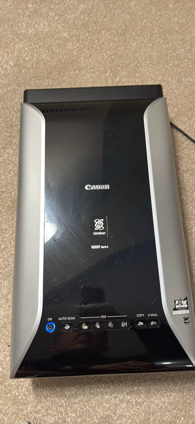 Canon Canoscan 9000F Mark II Scanner - photo 2