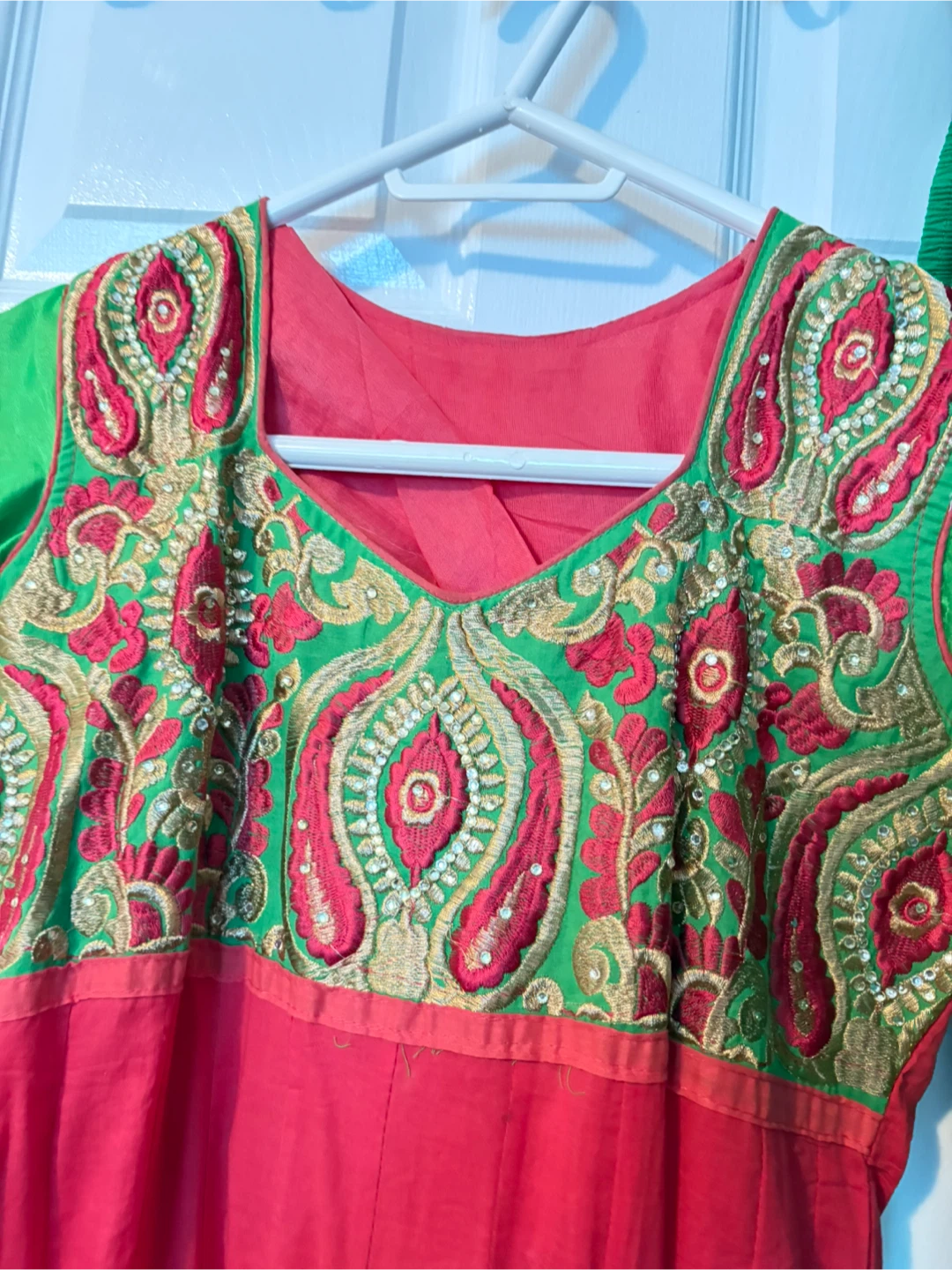 Women's Embroidered Red and Green Kurti Set - photo 4