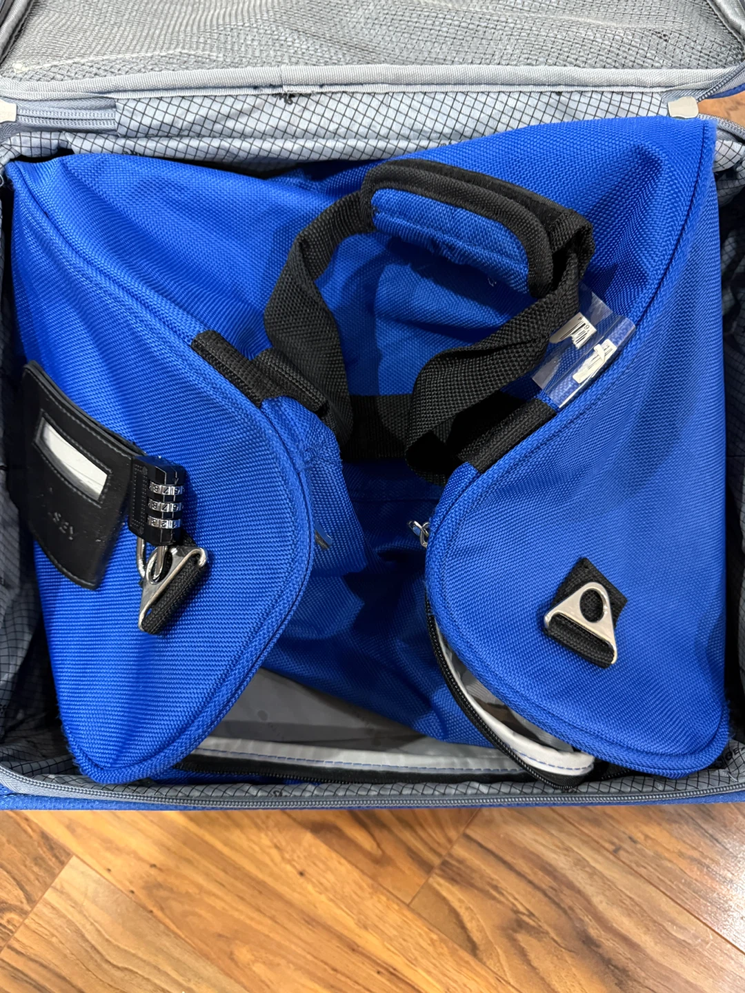 Blue SwissGear Carry-On Luggage 21 inch's 2 piece - photo 3
