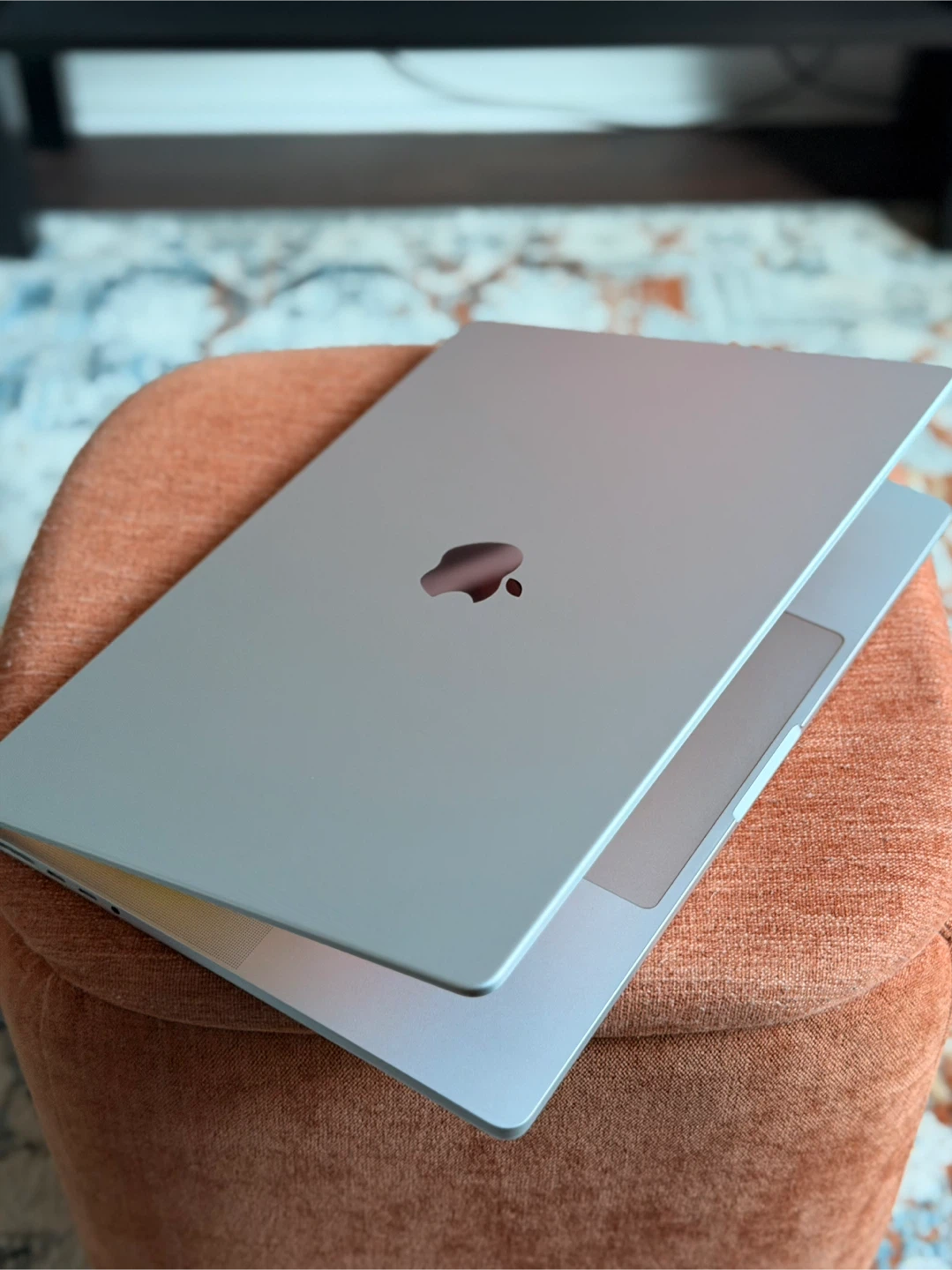 M1 Pro Macbook Pro 16" 16GB Memory, 512GB Storage - photo 2