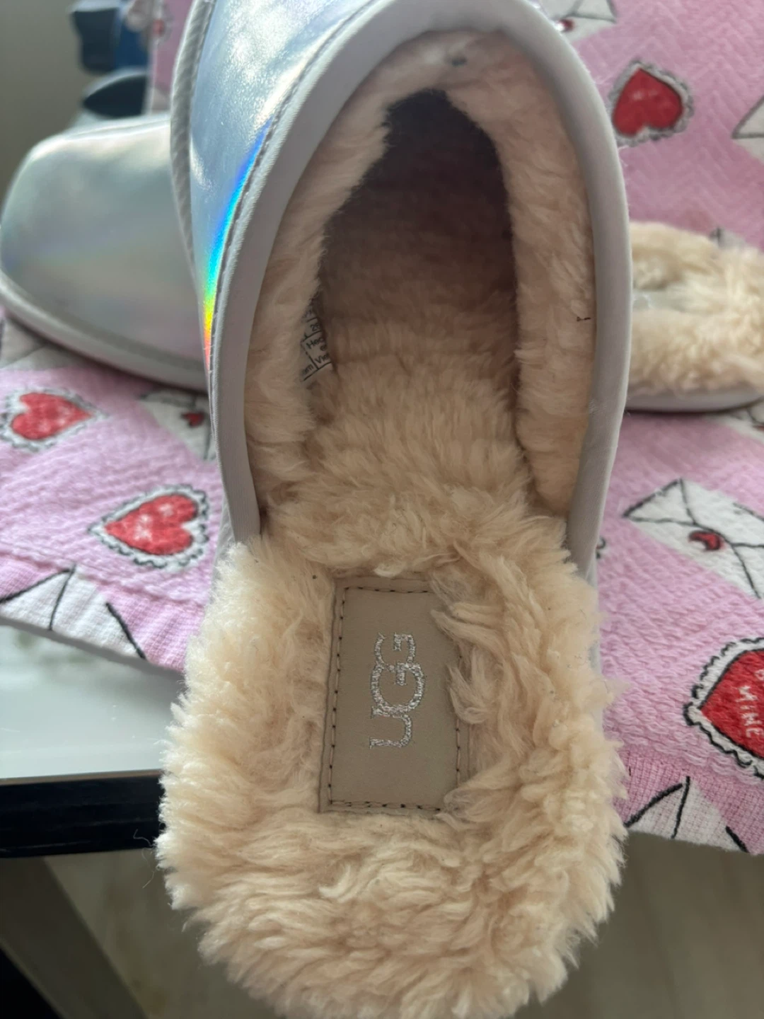 UGG Slippers - Silver Holographic Size 9 - photo 2