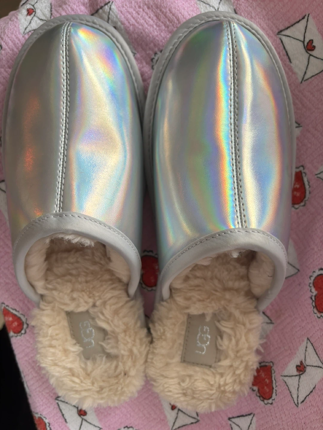 UGG Slippers - Silver Holographic Size 9 - photo 5