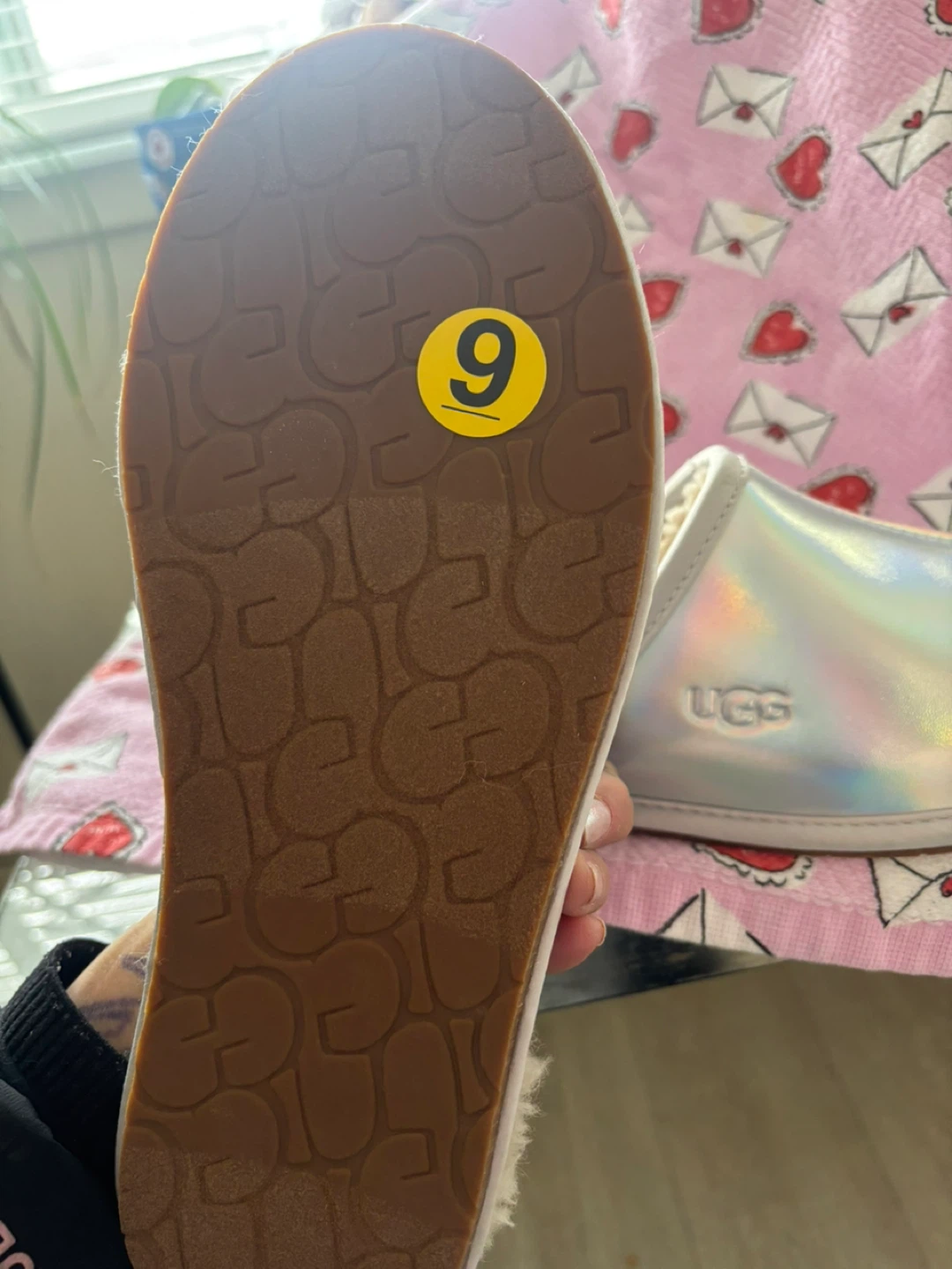 UGG Slippers - Silver Holographic Size 9 - photo 3
