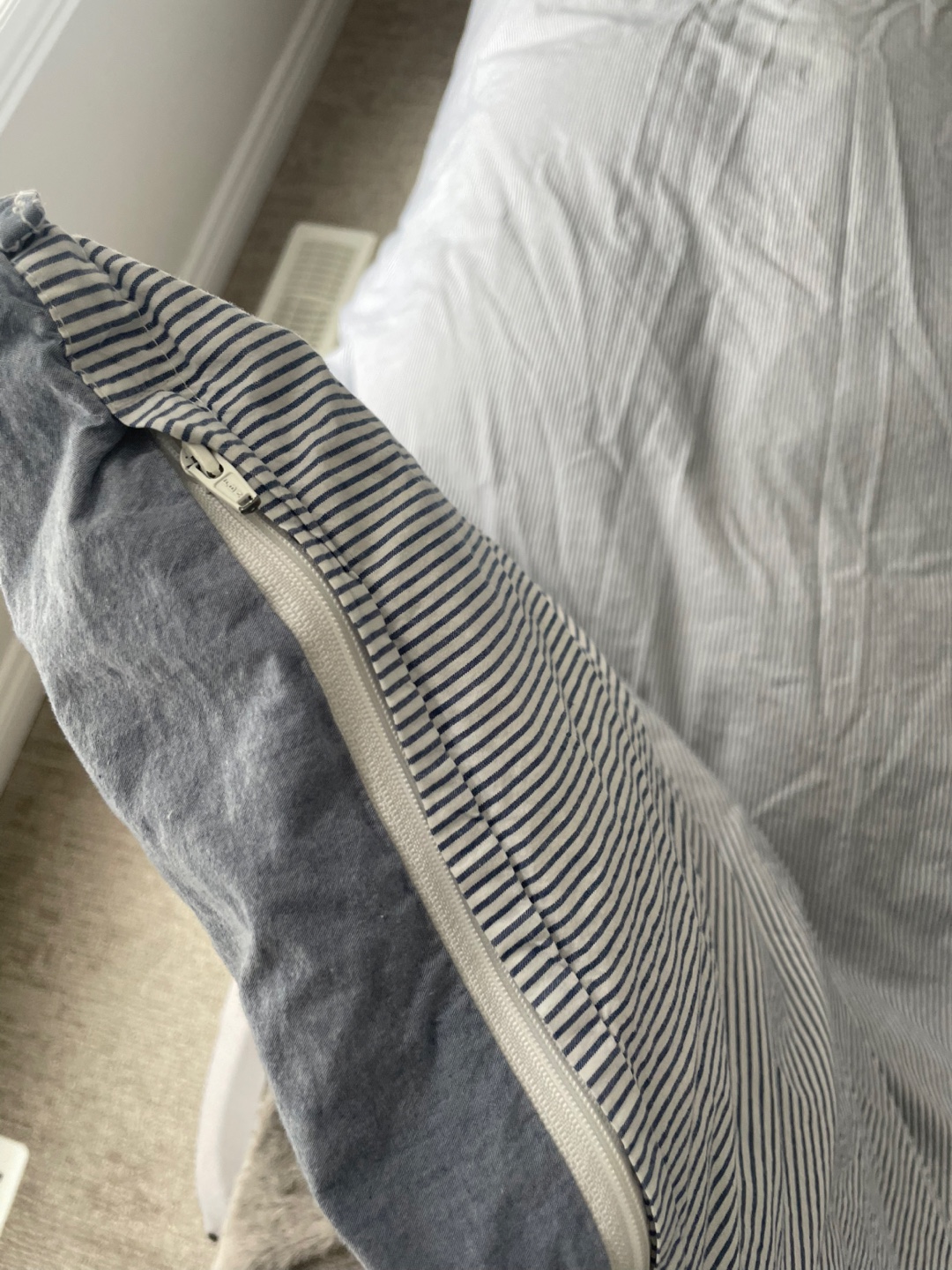 IKEA FJÄLLBRÄCKA Full/Queen Duvet with Duck Feathers - photo 4