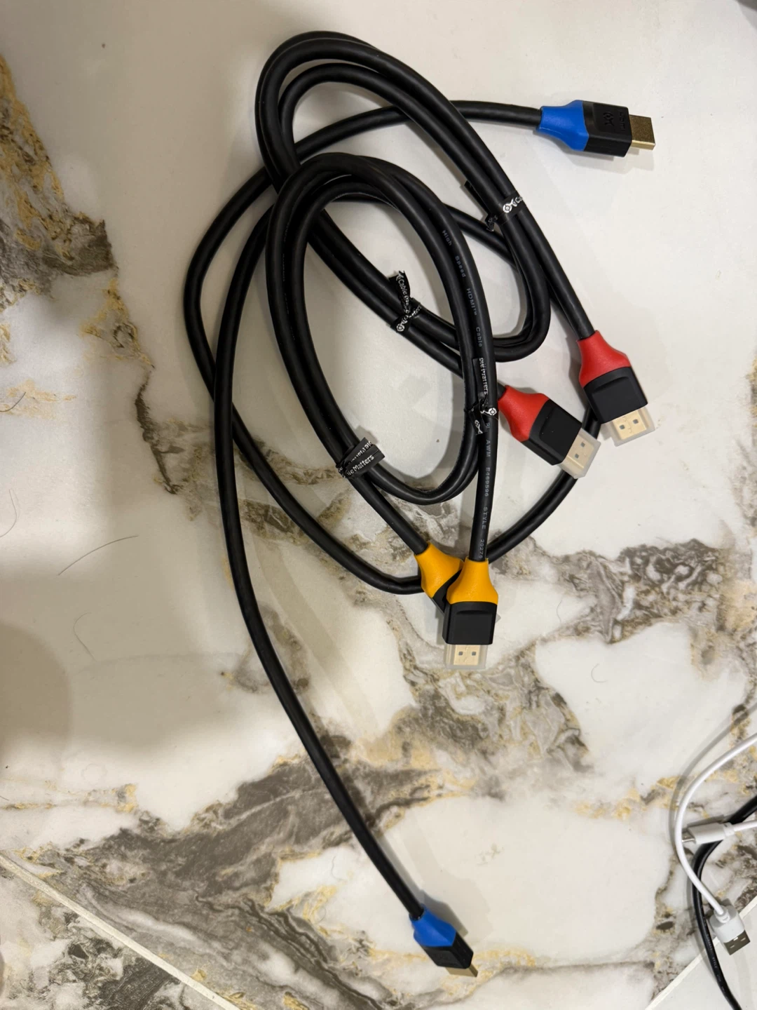 🔌 HDMI & DisplayPort Cables