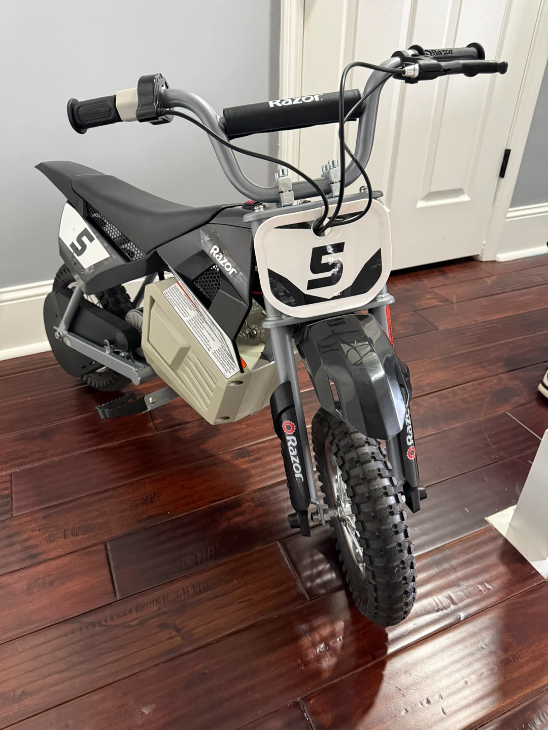 Razor MX350 Electric Dirt Bike - photo 3