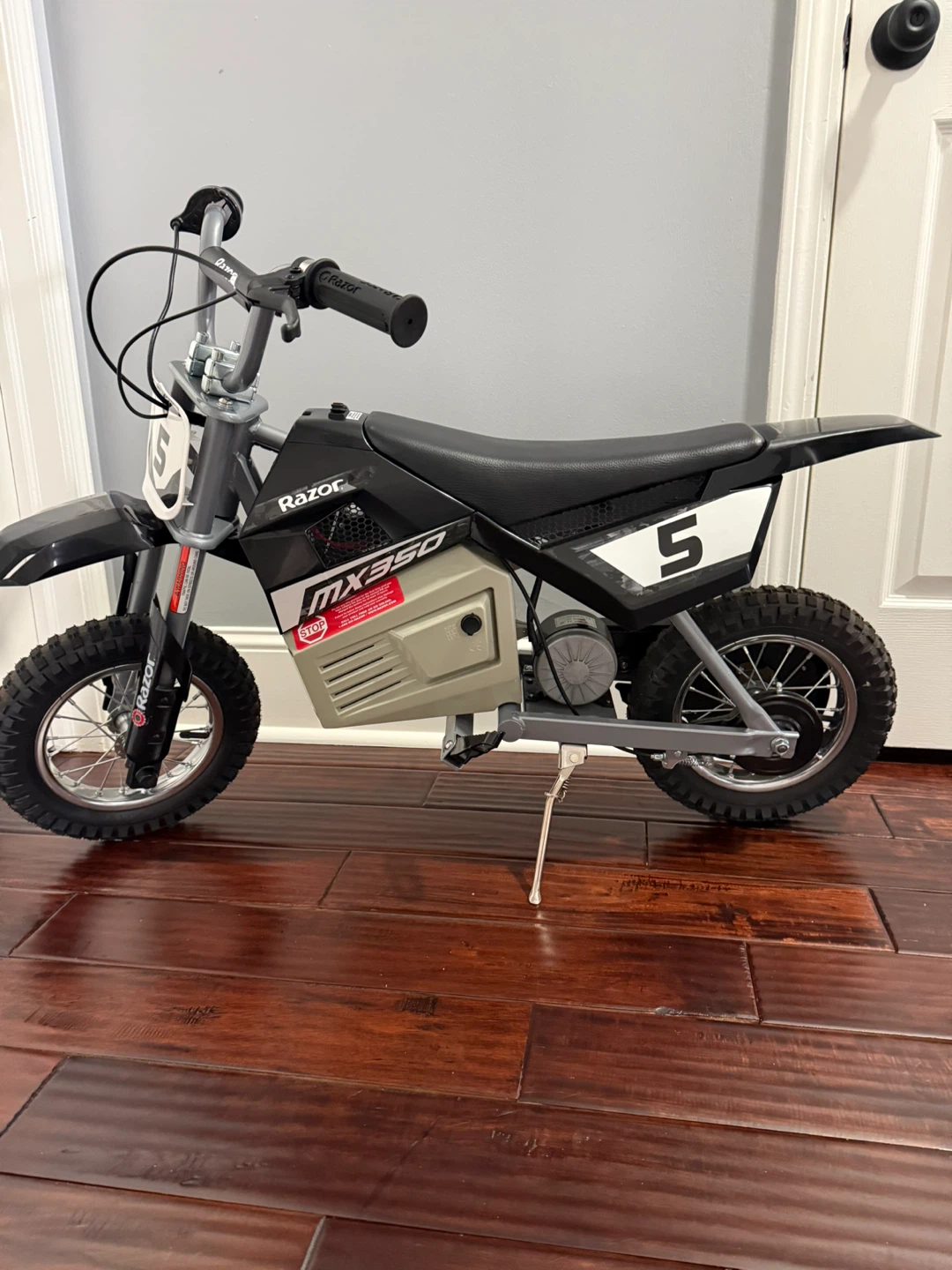 Razor MX350 Electric Dirt Bike - photo 2