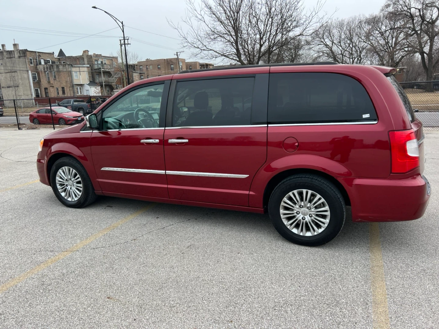Red Chrysler Town & Country Minivan 2016 - photo 3