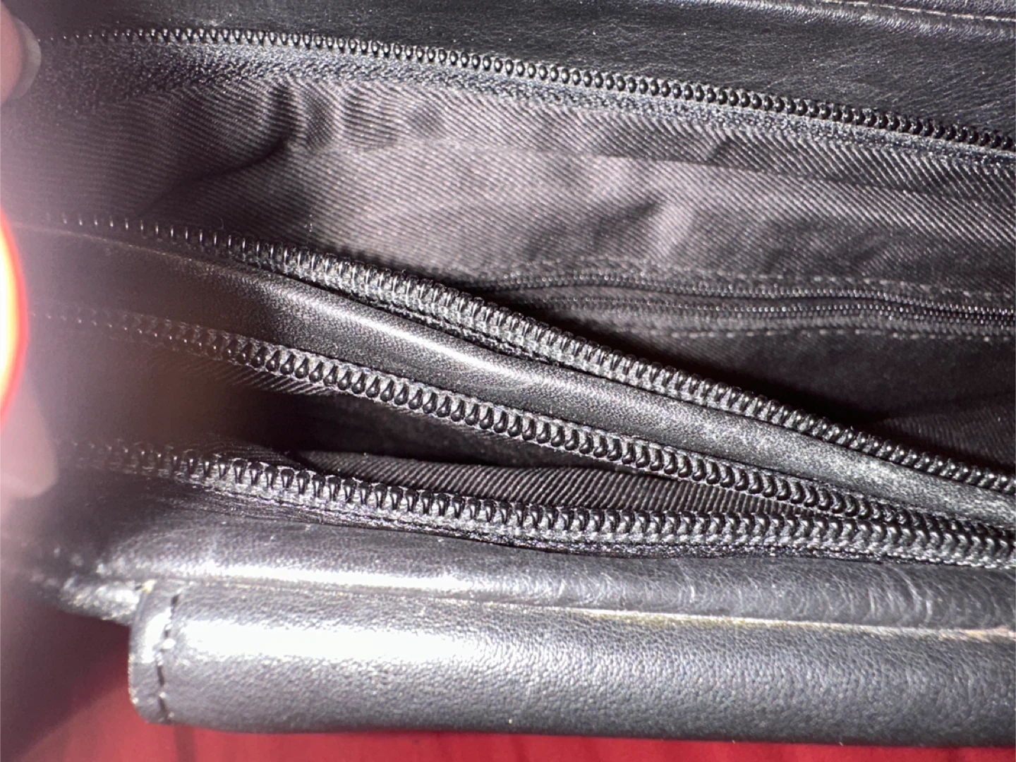 Soft black leather purse with shoulder straps - photo 3
