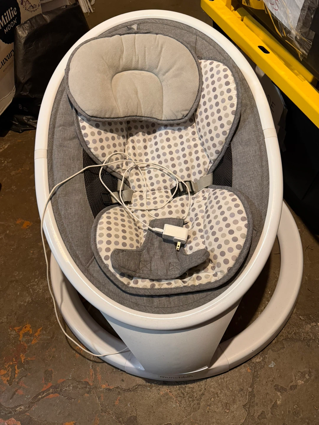 Munchkin Lightweight Swing