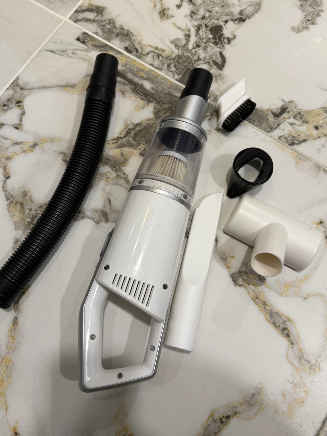 🚗 Handheld Car Vacuum (With Attachments)