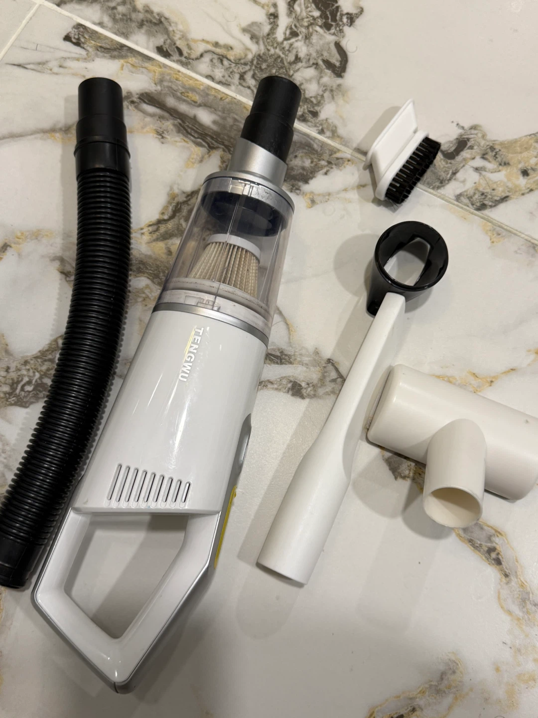 🚗 Handheld Car Vacuum (With Attachments) - photo 2