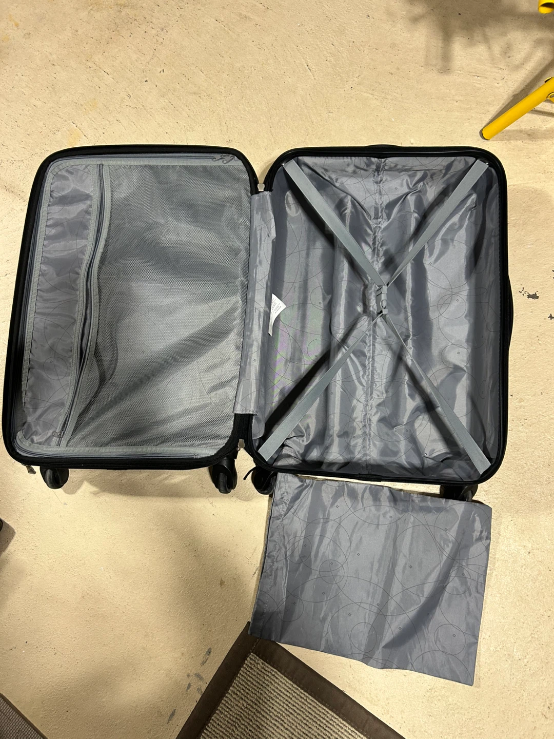 Samsonite Black Hardside Spinner Suitcase - photo 5