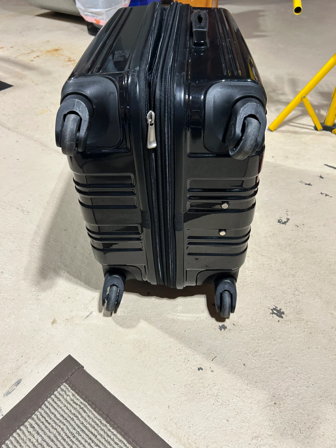 Samsonite Black Hardside Spinner Suitcase - photo 3