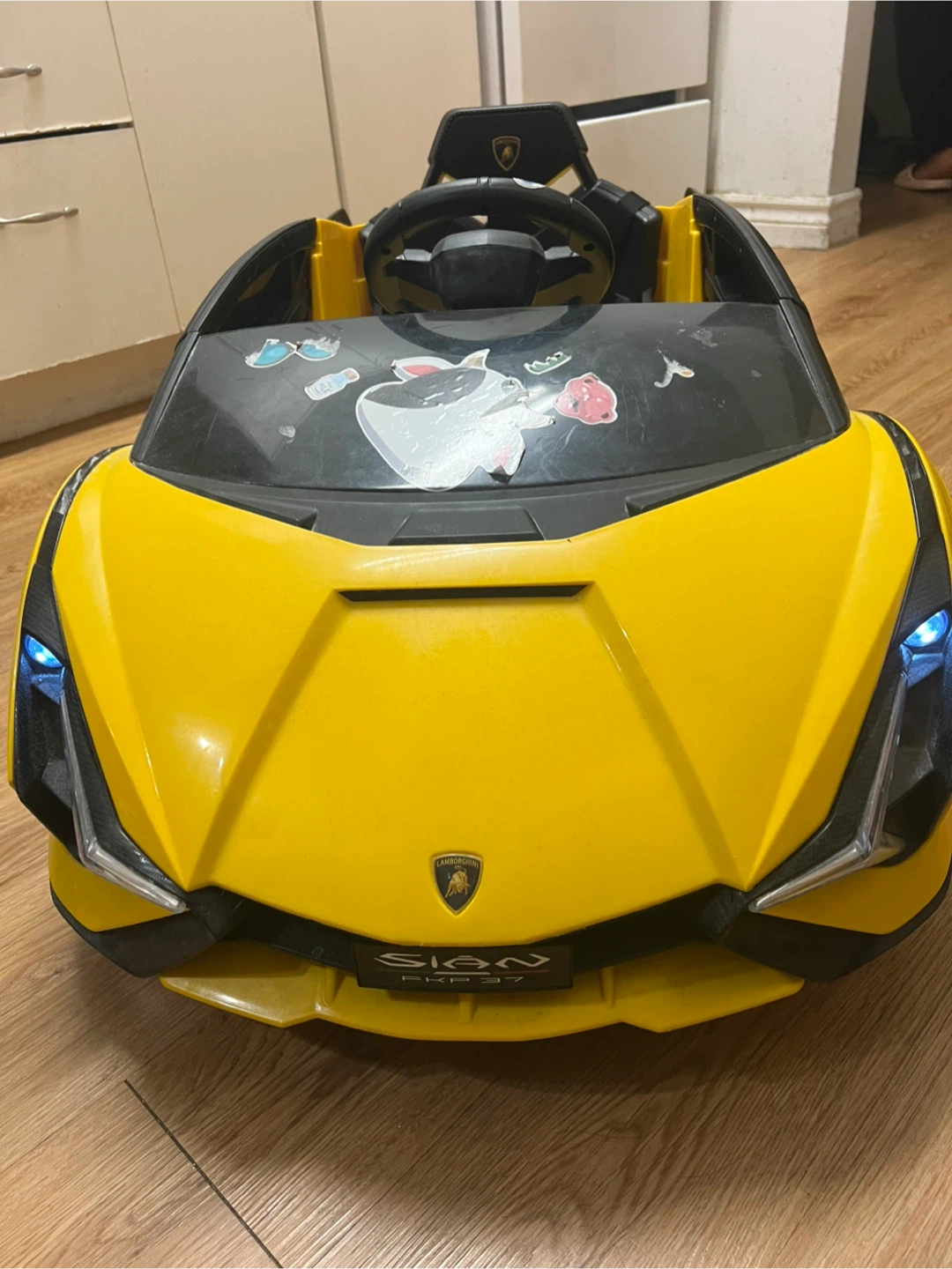 Kid Yellow Lamborghini Ride-On Car for Kid - photo 2