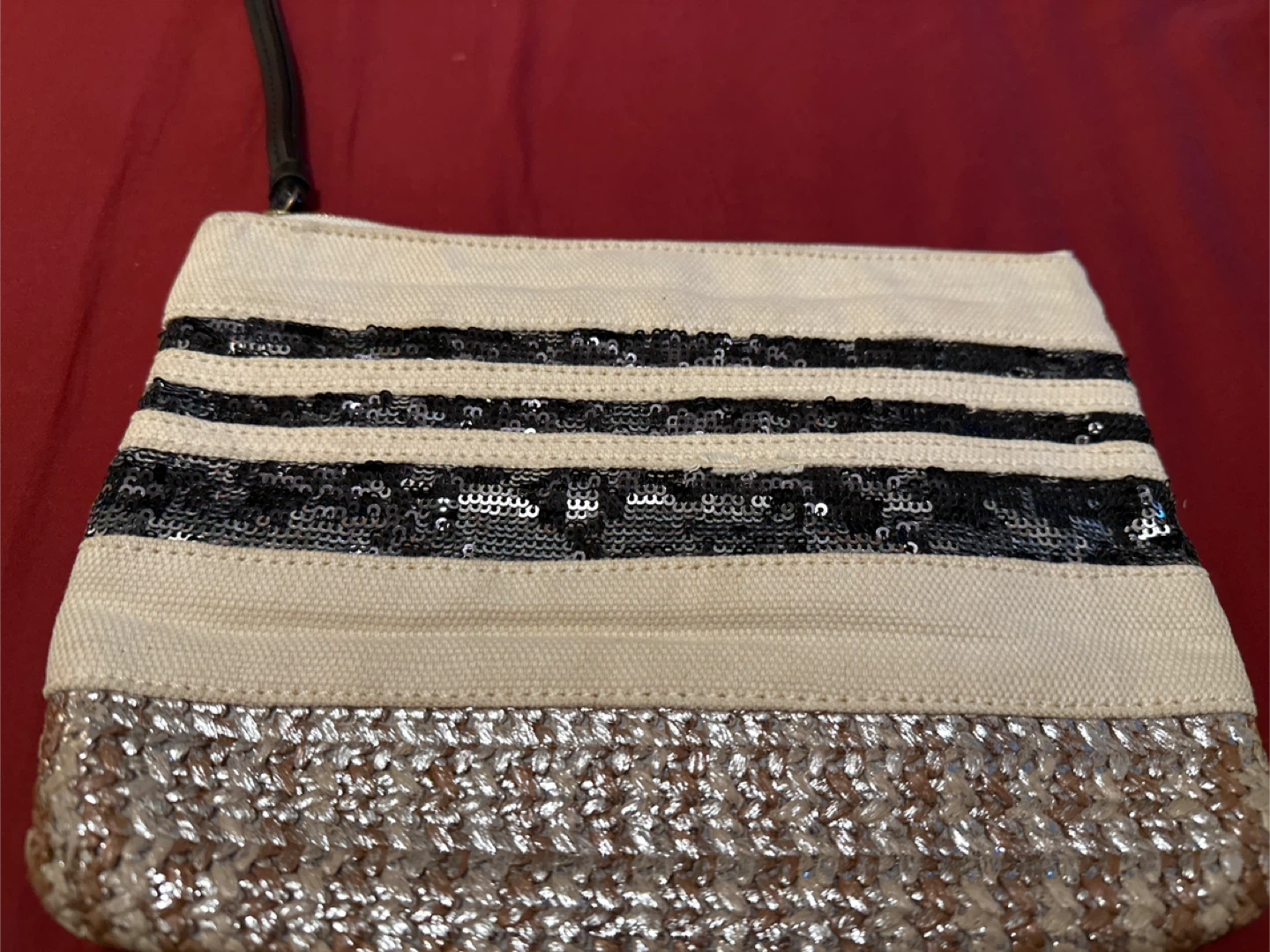 Fun purse could use it yourself or for a young teenager
