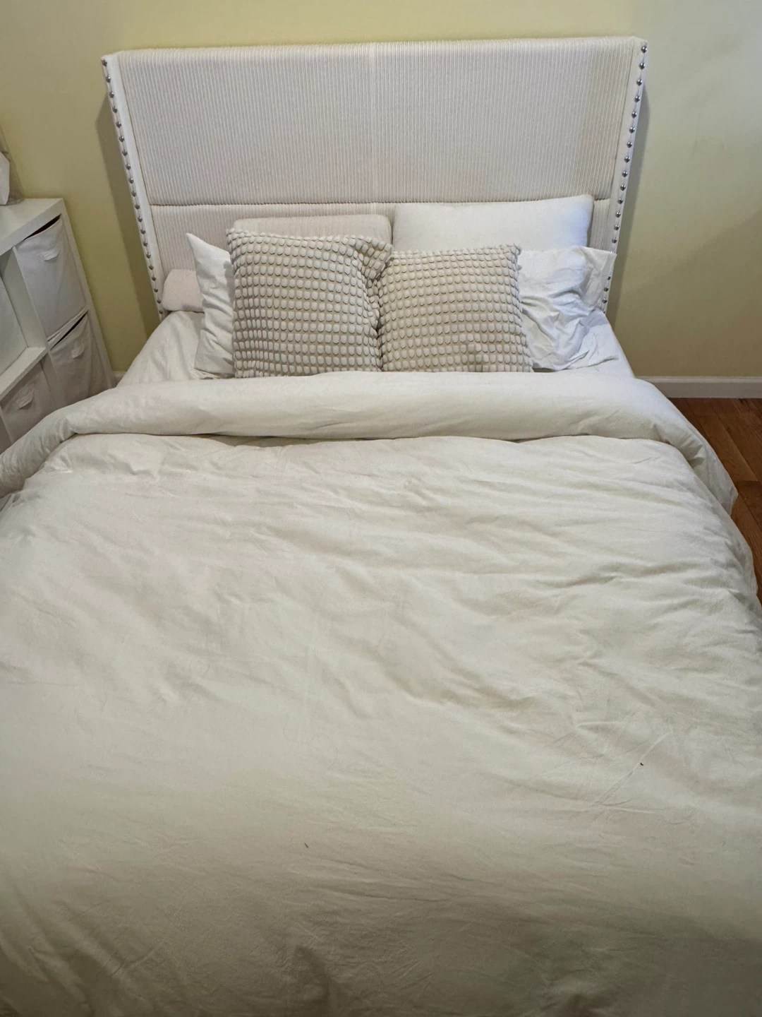 ‼️MOVING SALE ‼️ Queen Size Bed Frame with Storage Drawers - photo 4