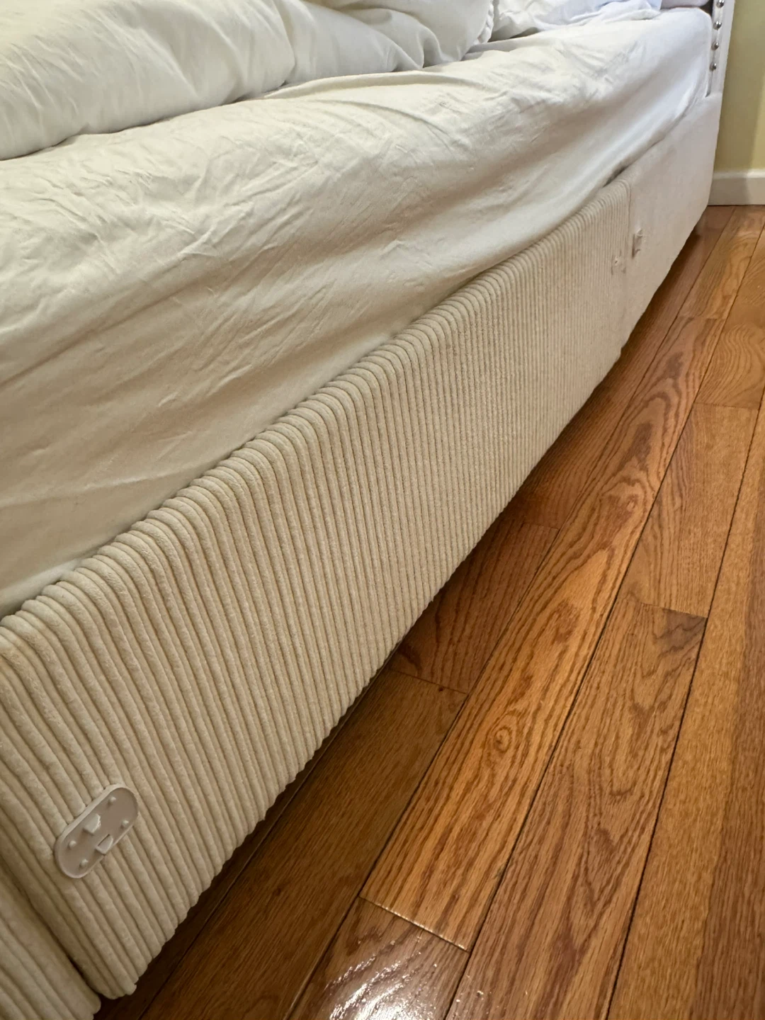 ‼️MOVING SALE ‼️ Queen Size Bed Frame with Storage Drawers - photo 5