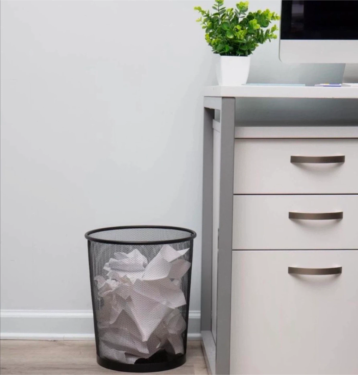 Black Mesh Wastebasket / Trash Can