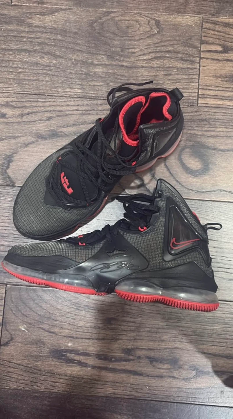 Nike LeBron 19 BasketballShoes(Black/University Red)Size 12