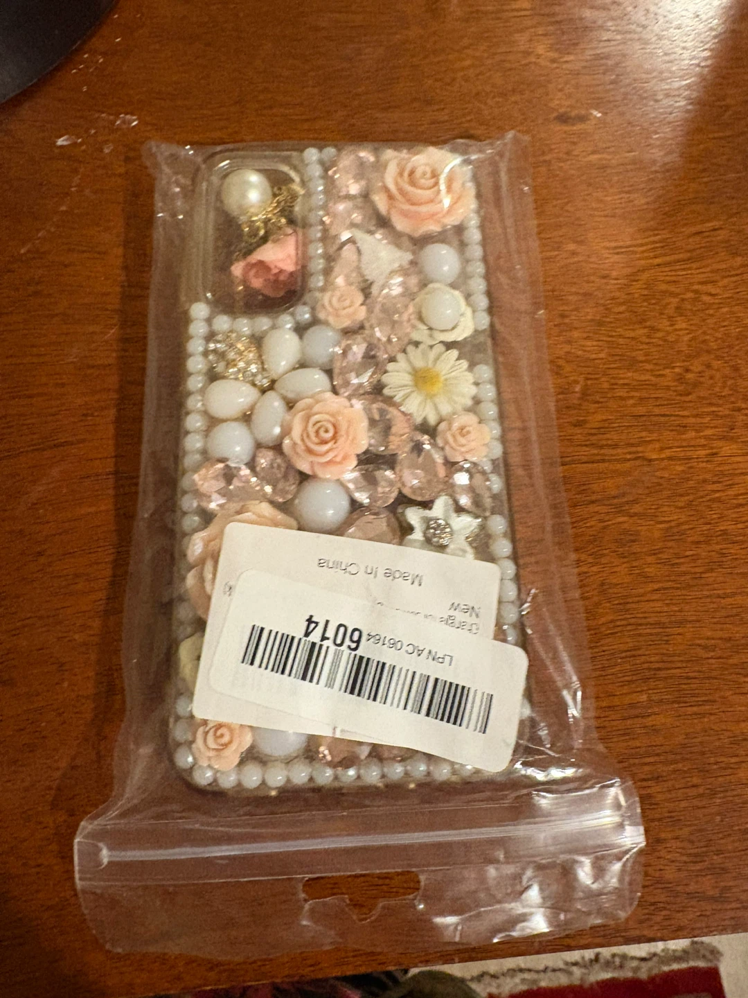 Embellished Phone Case with Flowers and Pearls - photo 2