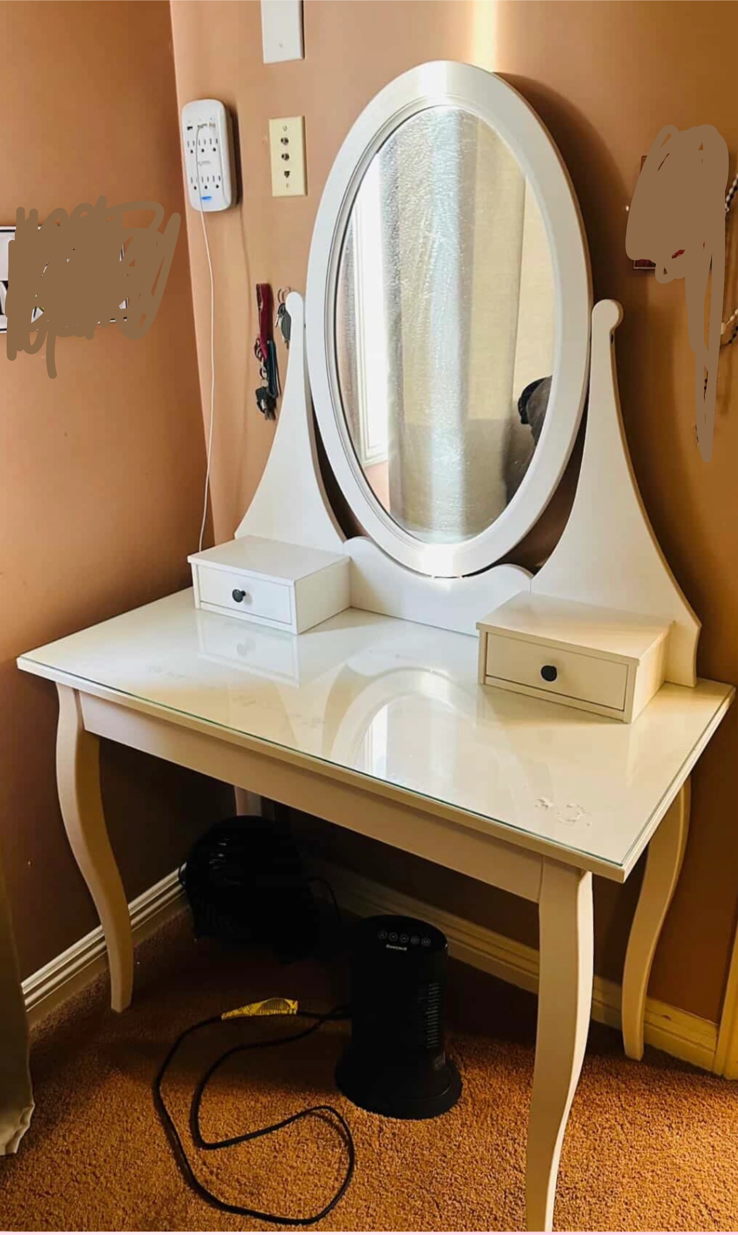 White Vanity Table with Mirror and Drawers