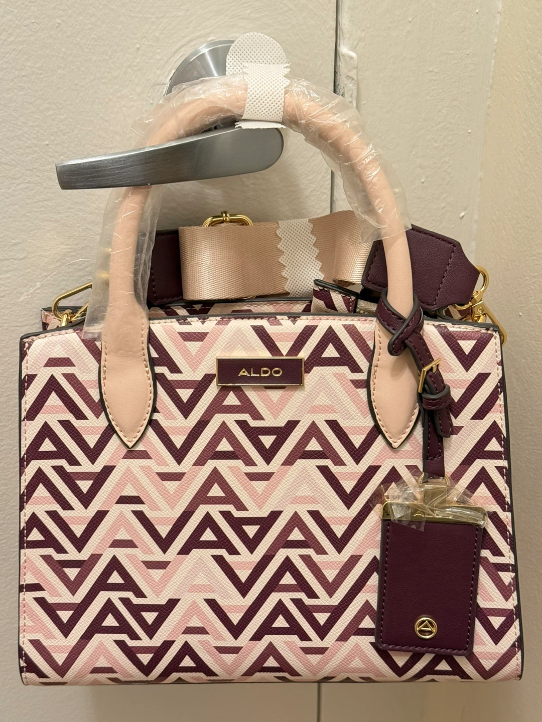 Selling hand bag