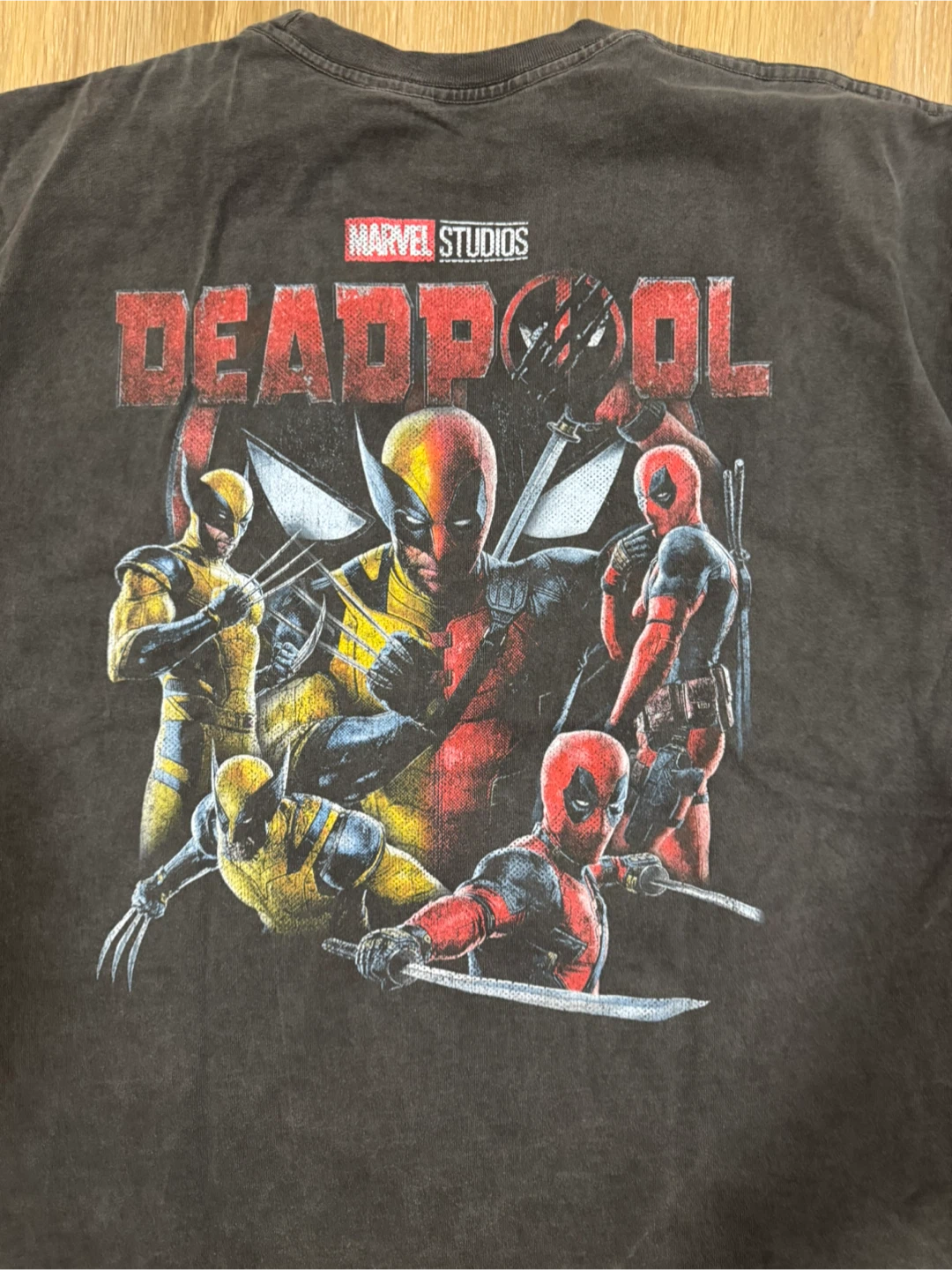 Marvel Deadpool vs Wolverine Mens T-Shirt - photo 4