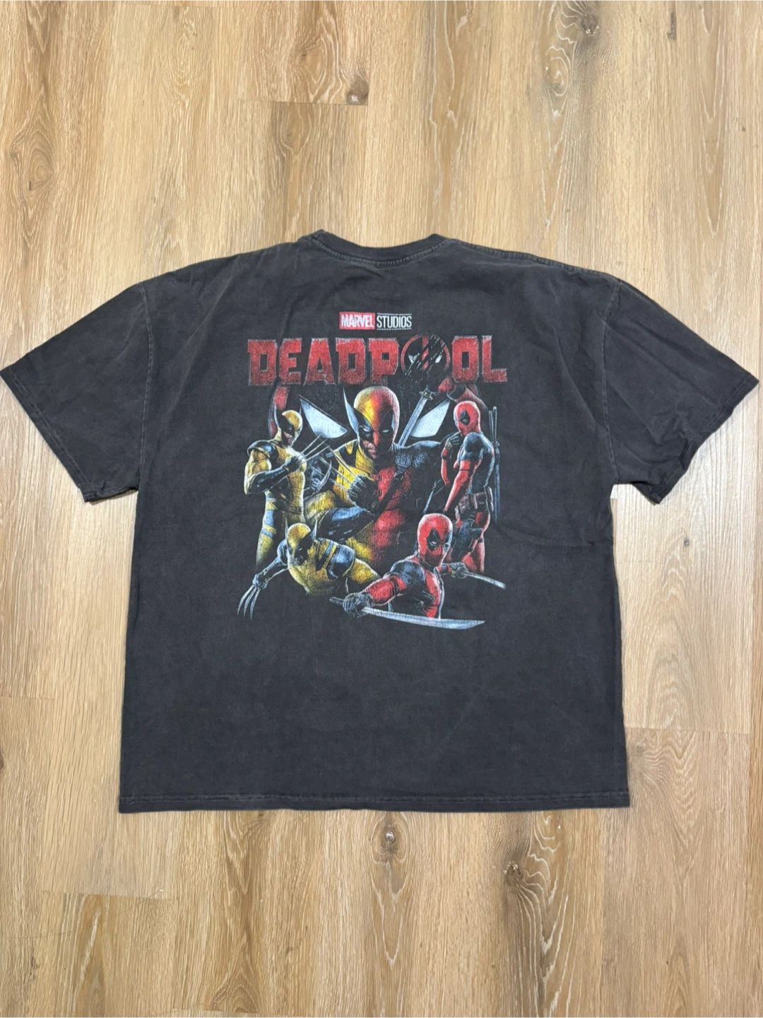 Marvel Deadpool vs Wolverine Mens T-Shirt - photo 3