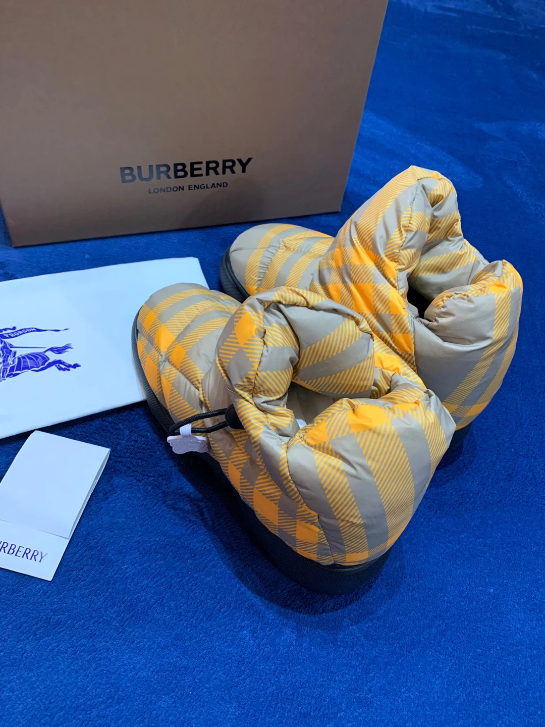 Authentic Burberry Check Pillow Boots. Size 44.5 - photo 4