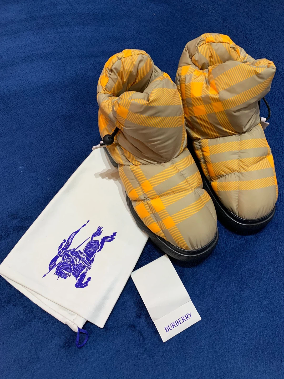 Authentic Burberry Check Pillow Boots. Size 44.5 - photo 5