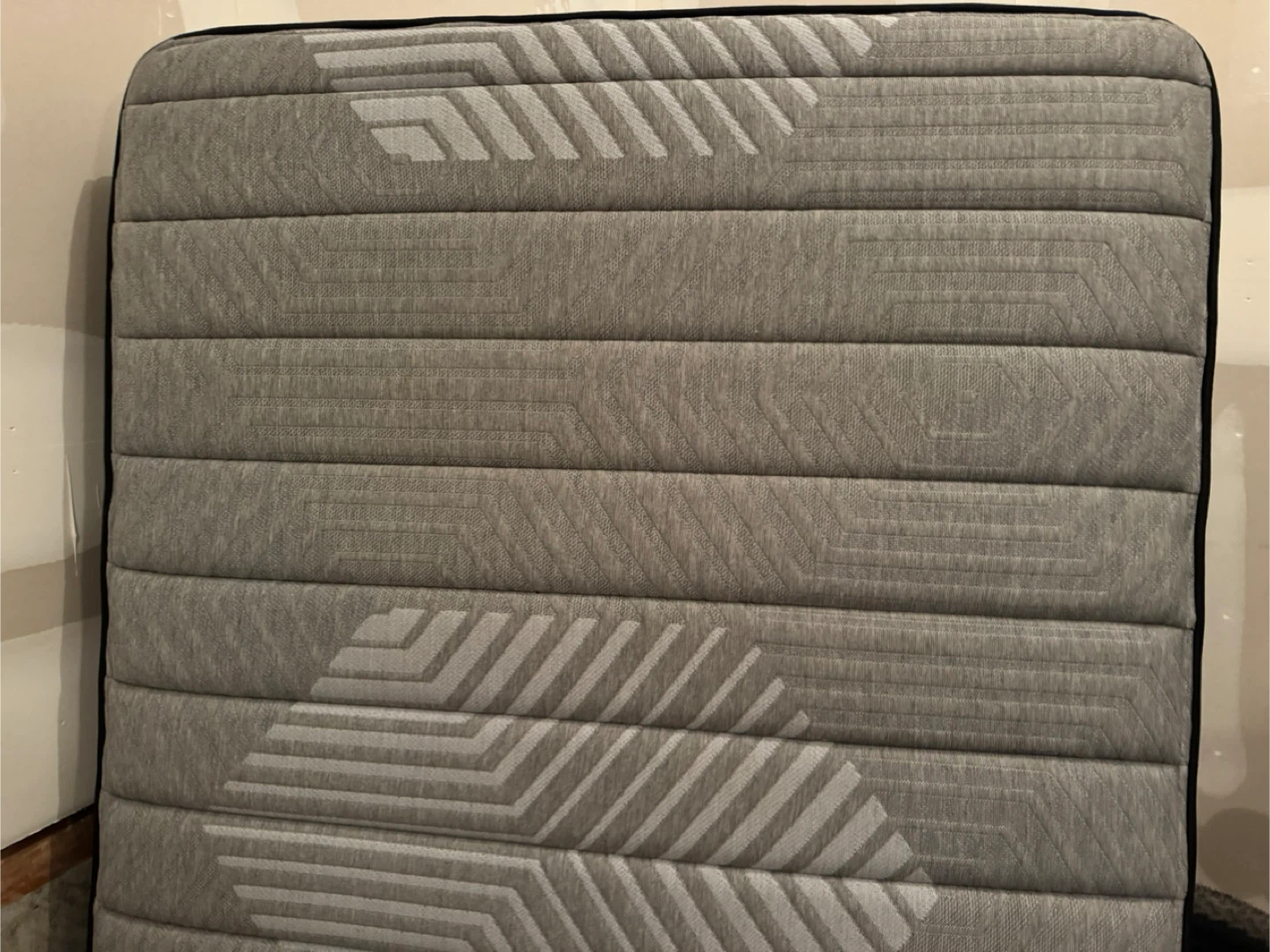 Sealy Posturepedic Mattress - photo 2