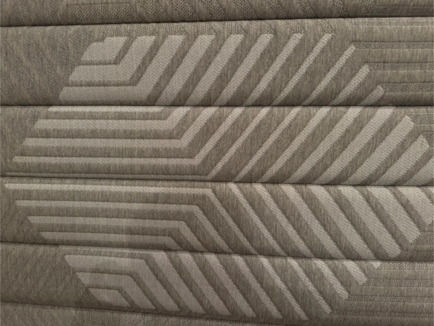 Sealy Posturepedic Mattress - photo 4
