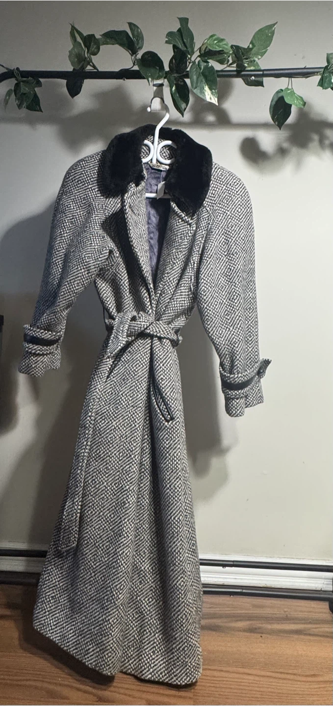 Women's Tweed Trench Coat with Faux Fur Collar