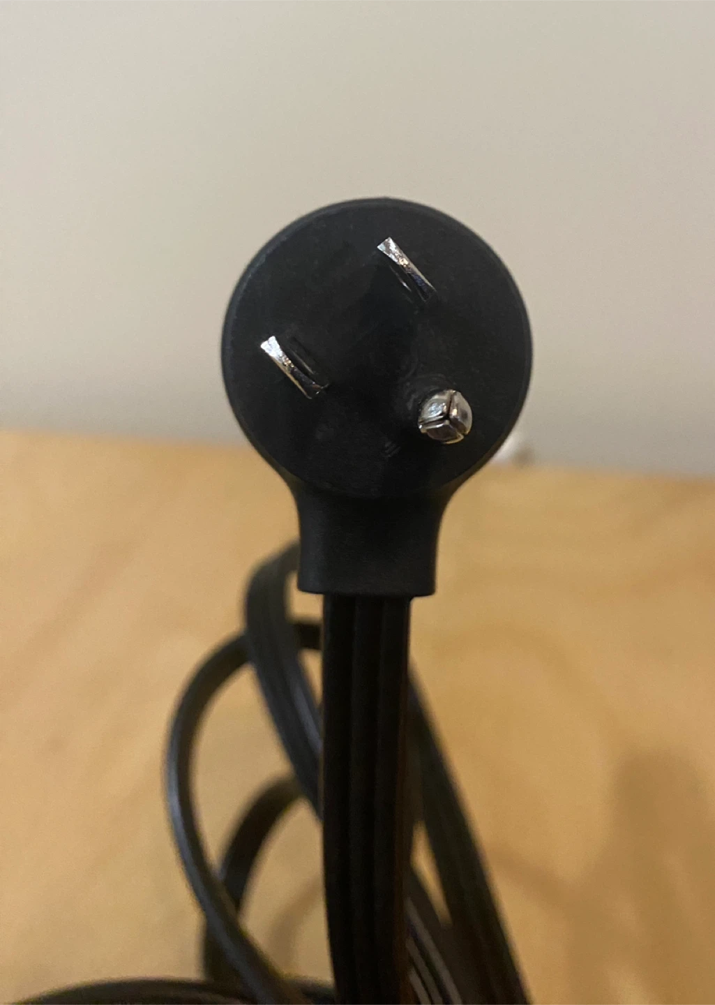 TROND Desk Clamp Power Strip with USB Ports  - Brand New - photo 3