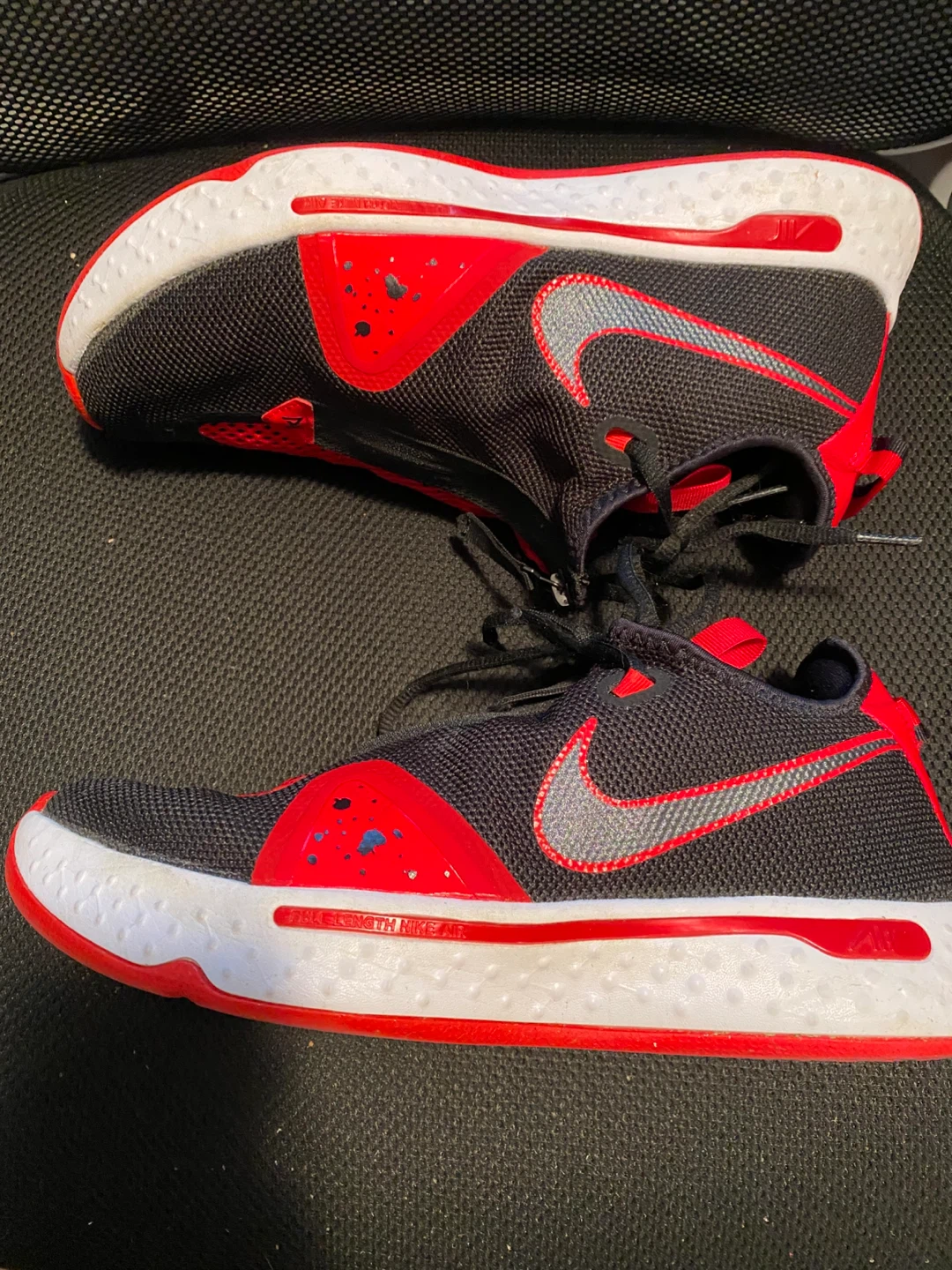 Like new red,black and grey Nike air shoes - photo 5