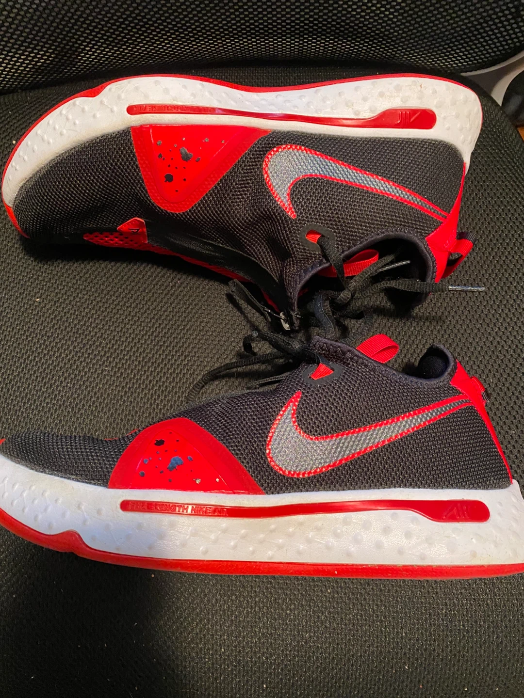Like new red,black and grey Nike air shoes - photo 2