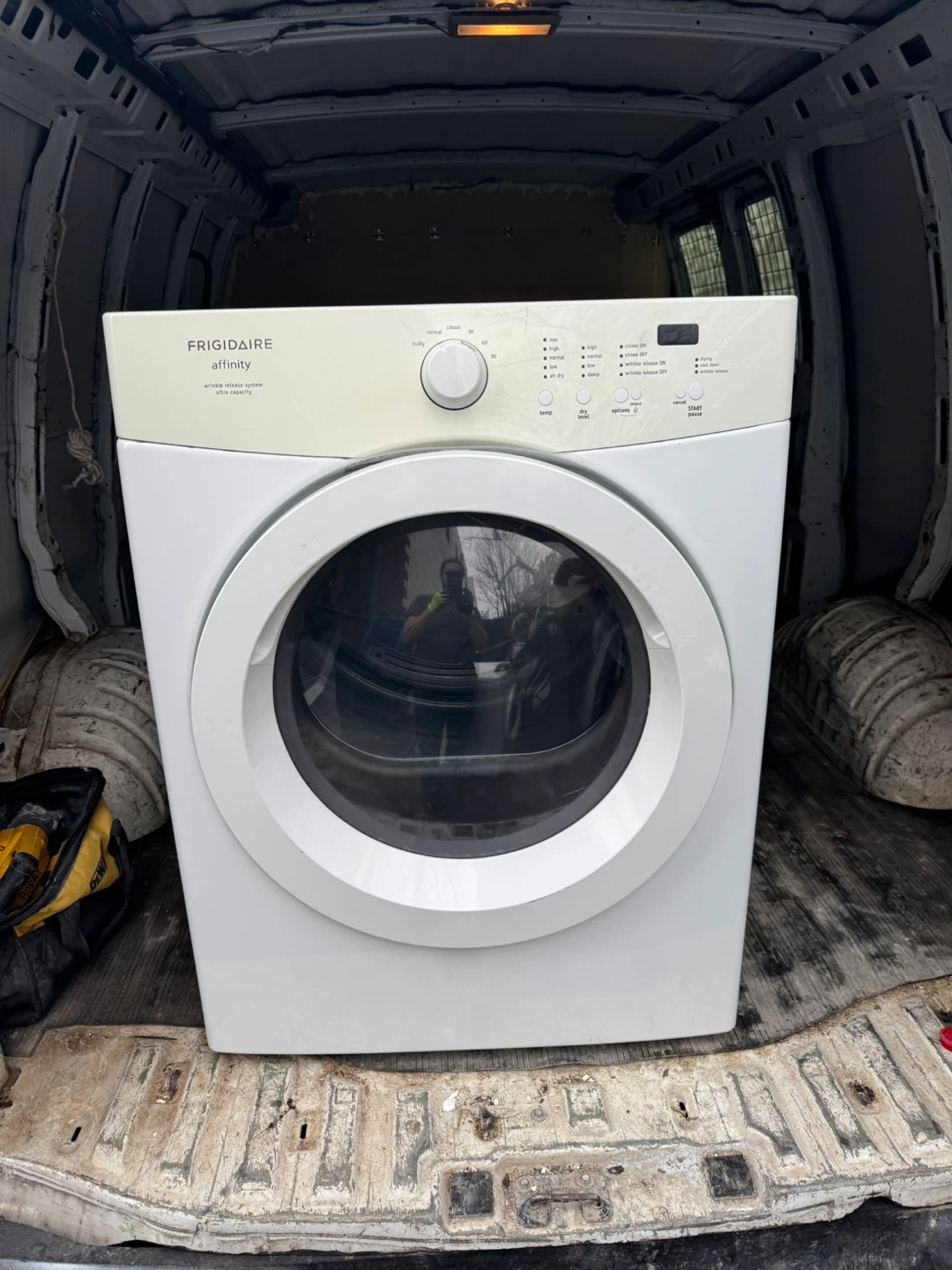 27” Frigidaire electric washer dryer