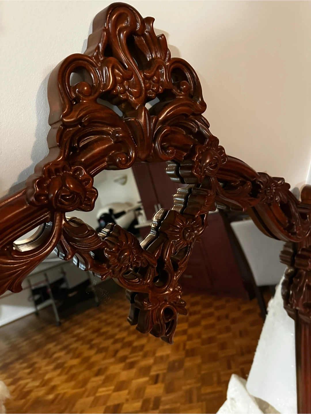Moving sale - Brand new - Ornate Carved Dark Wood Mirror - photo 5