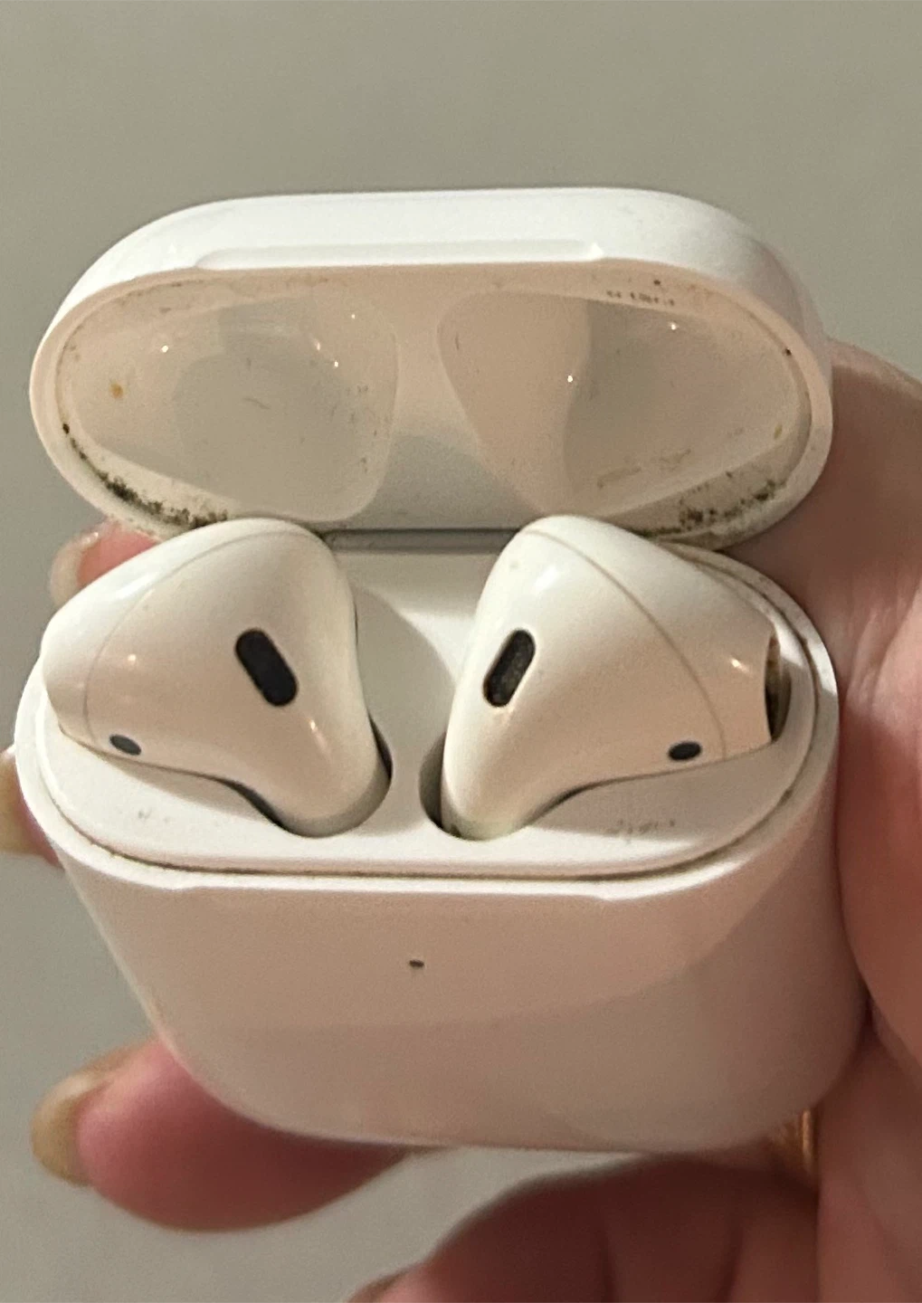 Apple AirPods (2nd Gen) with Charging Case