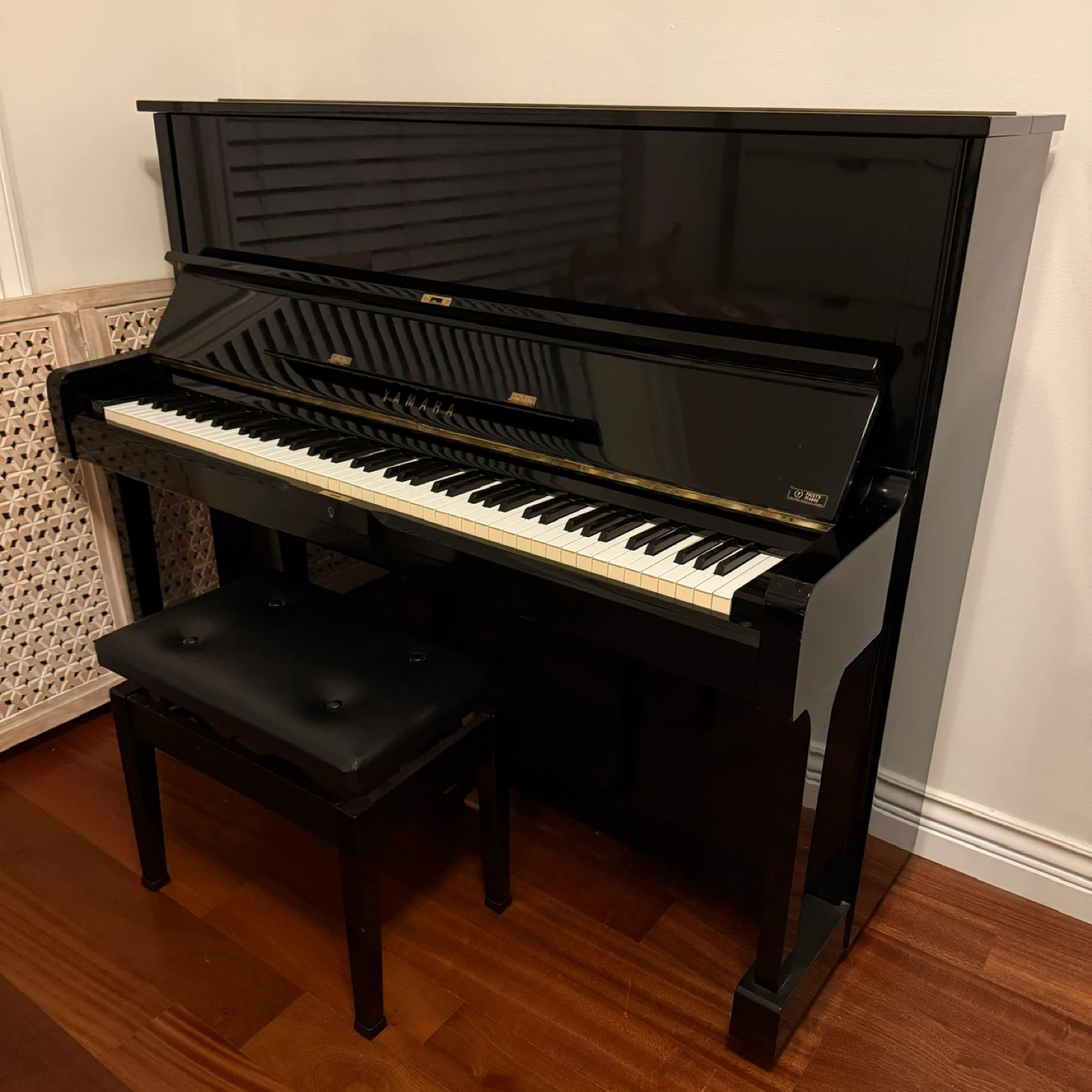 YAMAHA U1M Upright Piano with Bench