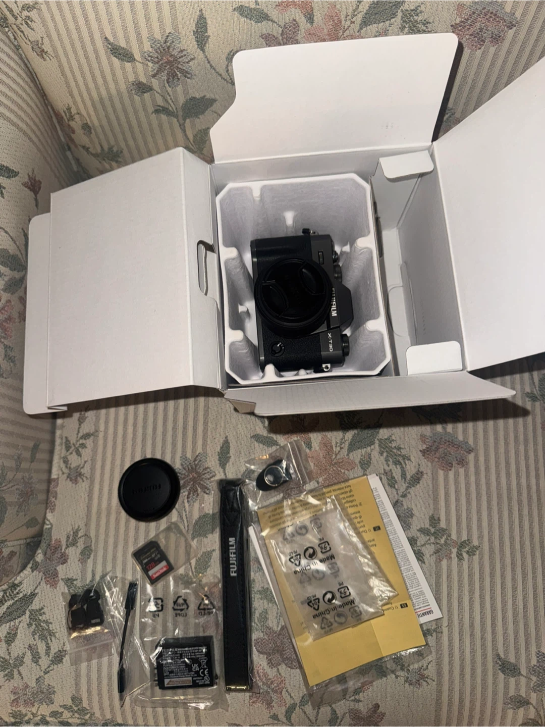 Fujifilm X-T30 Mirrorless Camera with 13-33mm Lens - photo 2